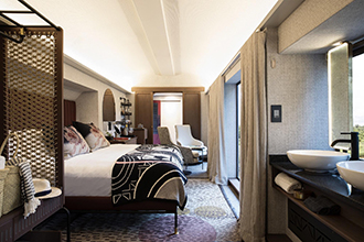 Kruger Shalati: The train on the bridge