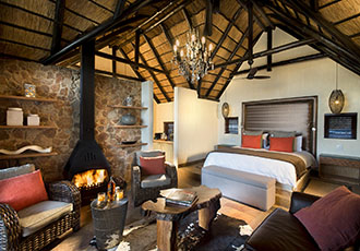 Tshukudu Bush Lodge luxury suite