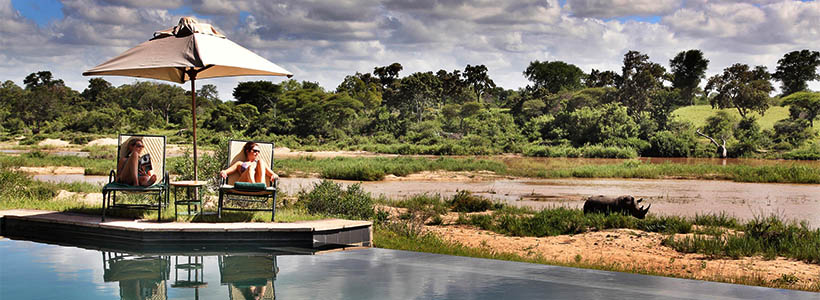 MalaMala relaxing at the smimming pool while seing animals