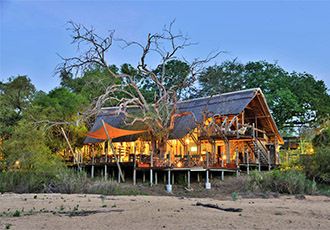 Rhino Post Safari Lodge