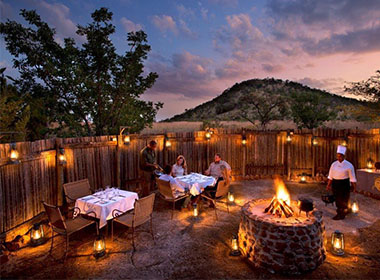 Kwa Maritane Bush Lodge boma
