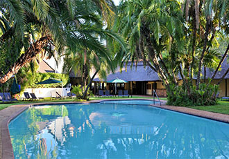 Kwa Maritane Bush Lodge swimmingpool